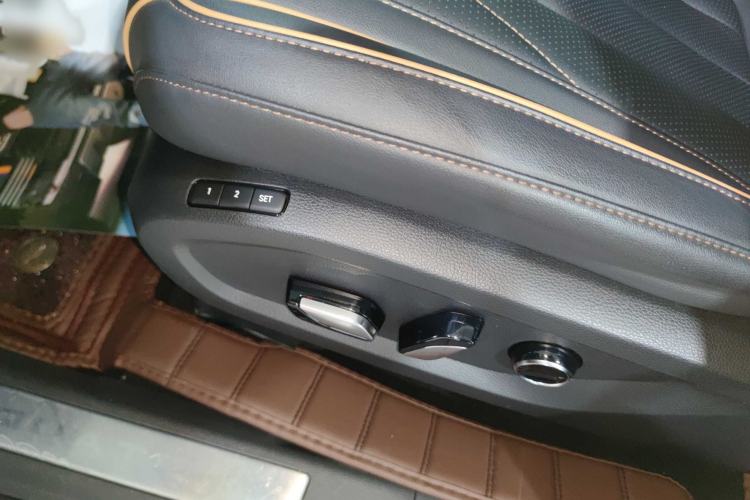 Used Ford Equator 2021 EcoBoost 225 Premier PLUS 6-Seater Interior 5
