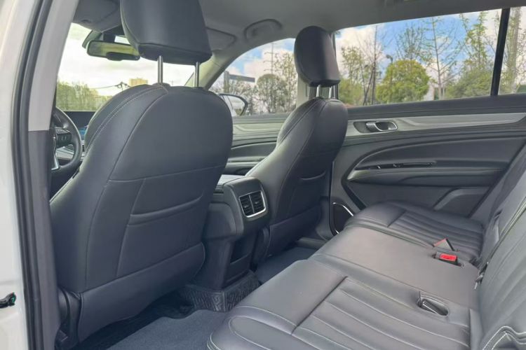 Used Ford Equator 2021 EcoBoost 225 Titanium Edition 5-seater Interior 6