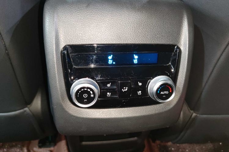Used Ford Equator 2021 EcoBoost 225 Premier PLUS 6-Seater Interior 8