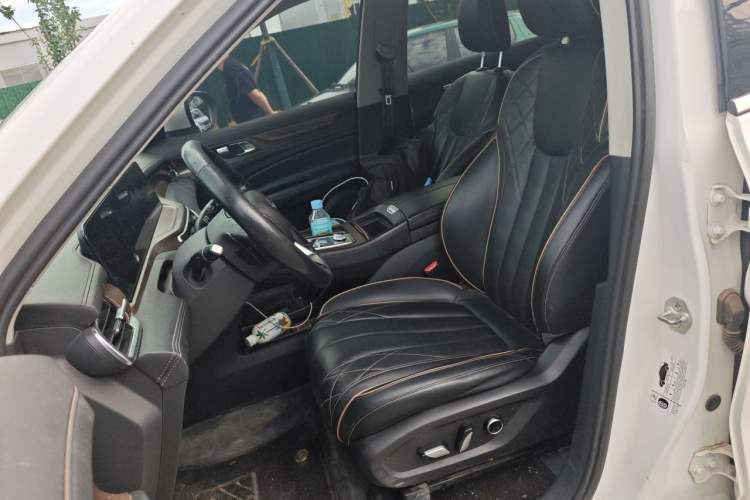 Used Ford Equator 2021 EcoBoost 225 Platinum Edition 6-seater Left Front Seat