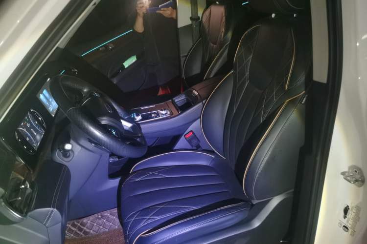 Used Ford Equator 2021 EcoBoost 225 Premier 6-Seater Left Front Seat