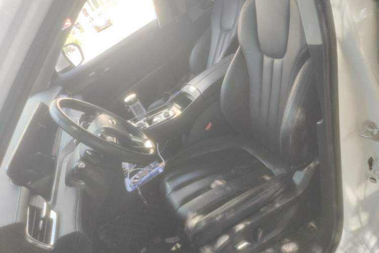 Used Ford Equator 2021 EcoBoost 225 Premier 6-Seater Left Front Seat