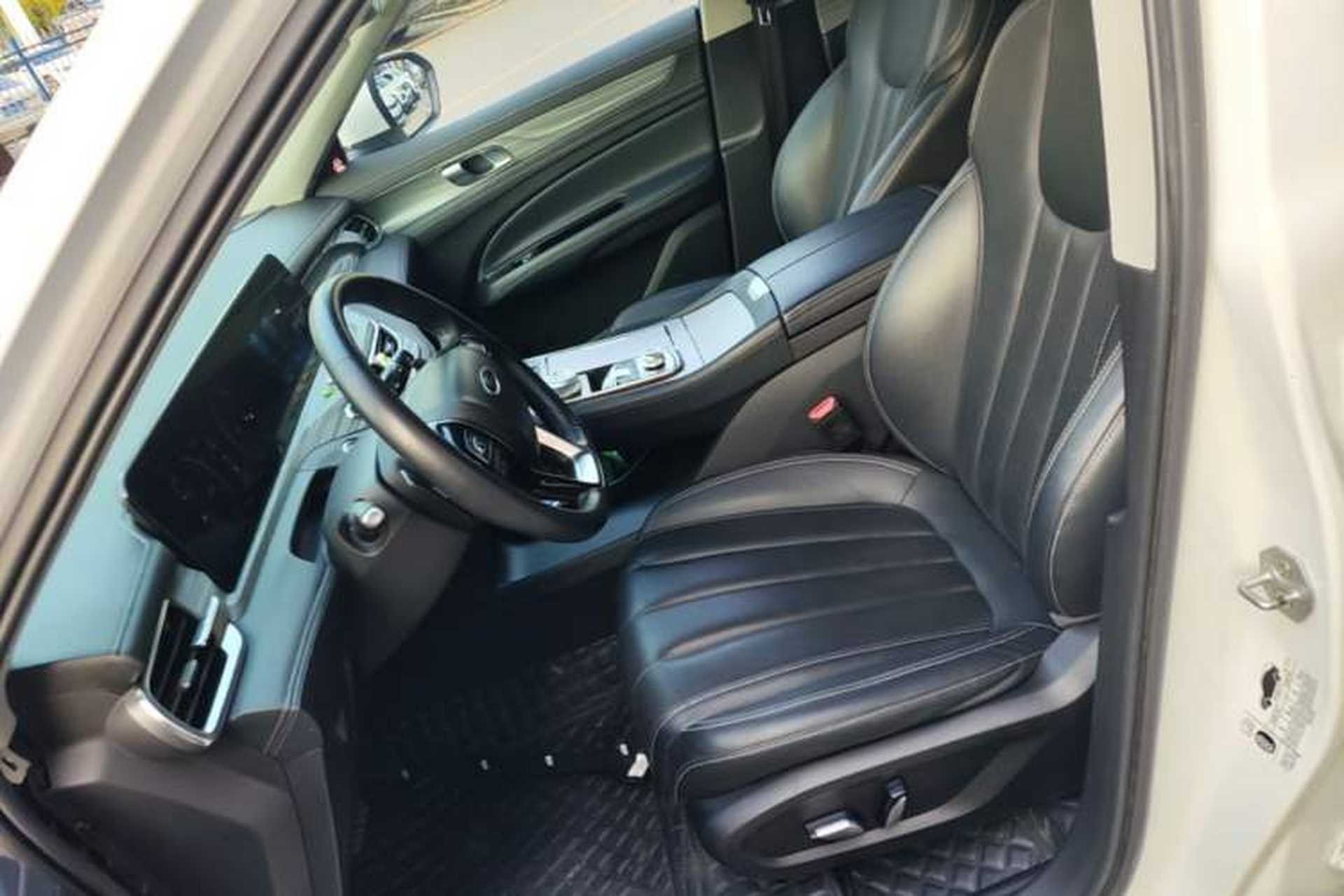 Used Ford Equator 2021 EcoBoost 225 Platinum Edition 6-seater Left Front Seat