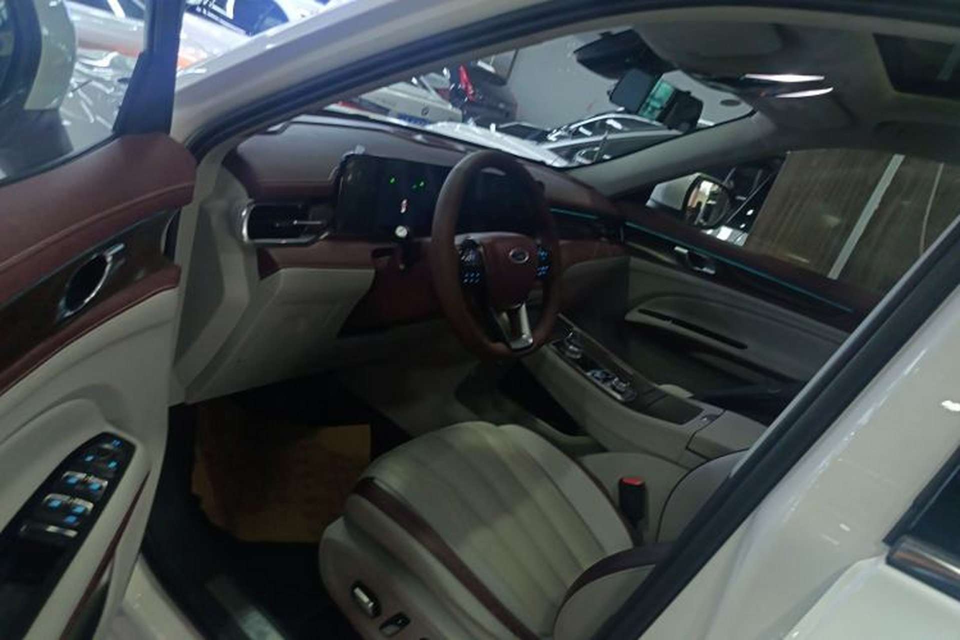 Used Ford Equator 2021 EcoBoost 225 Premier 6-Seater Left Front Seat