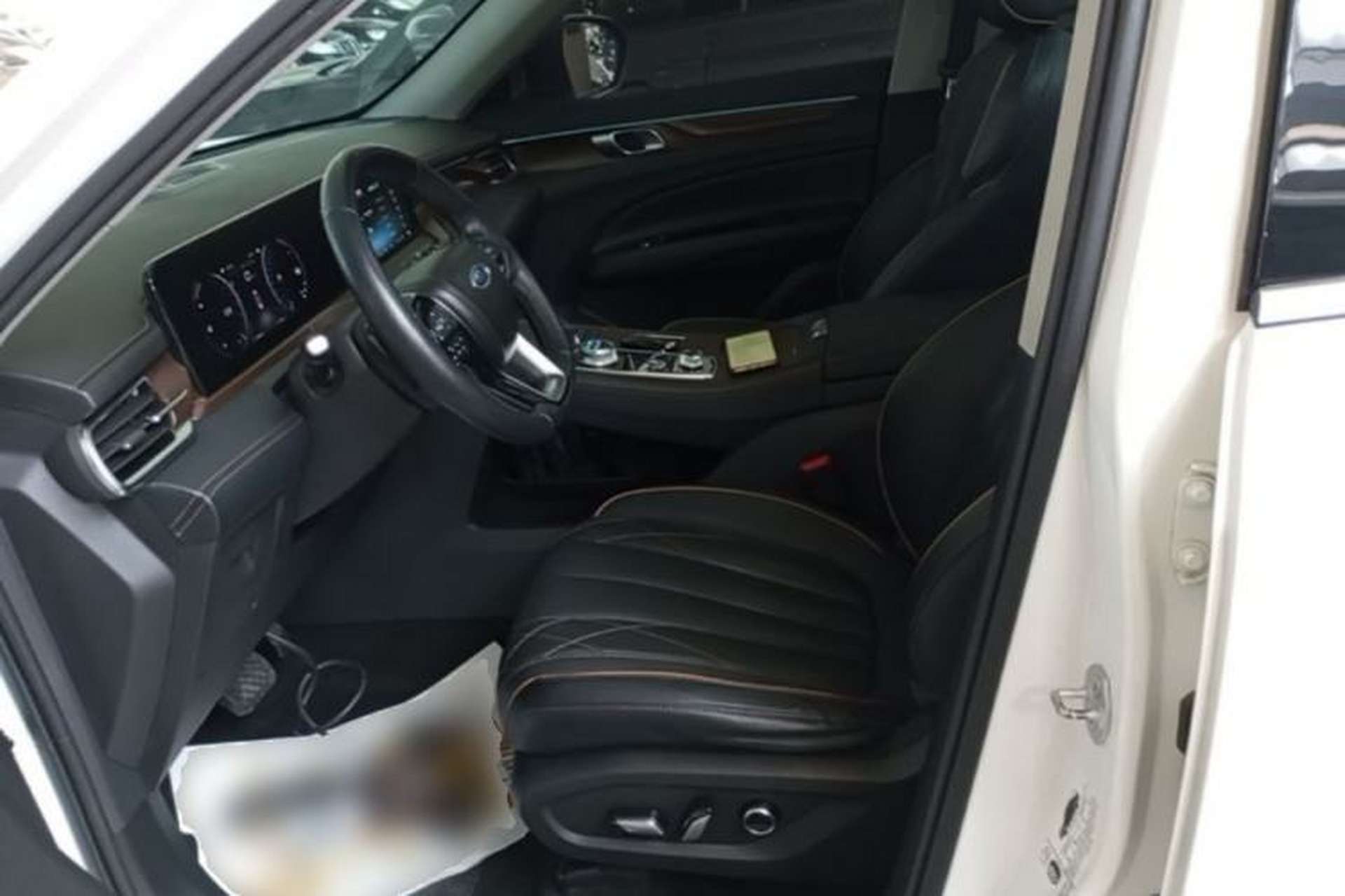 Used Ford Equator 2021 EcoBoost 225 Premier 6-Seater Left Front Seat