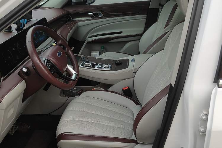 Used Ford Equator 2021 EcoBoost 225 Premier 6-Seater Left Front Seat