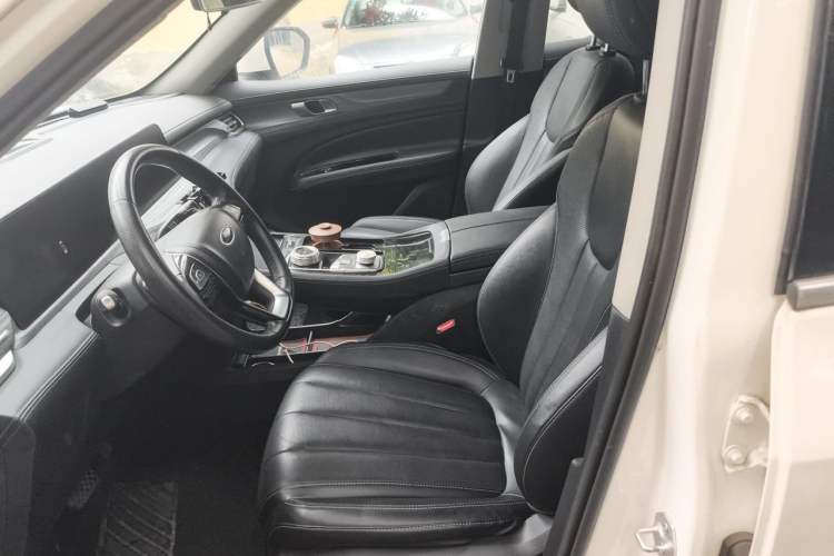 Used Ford Equator 2021 EcoBoost 225 Platinum Edition 6-seater Left Front Seat