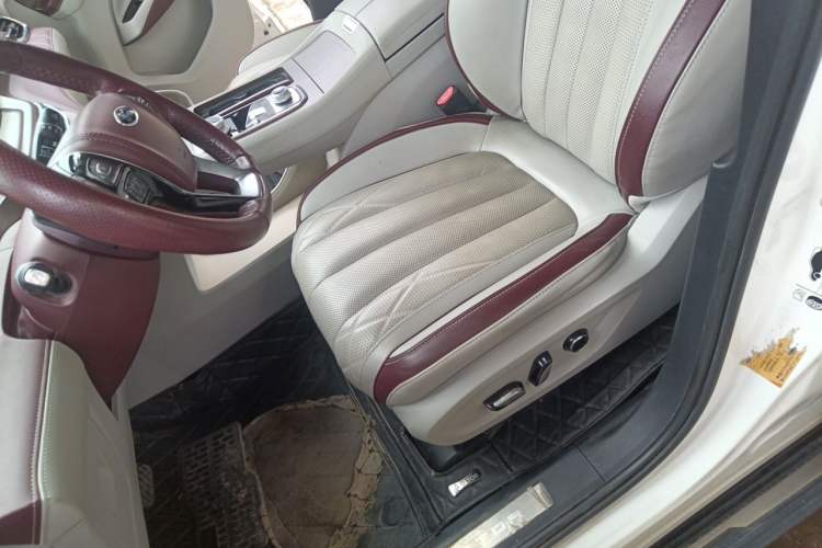 Used Ford Equator 2021 EcoBoost 225 Premier 6-Seater Left Front Seat