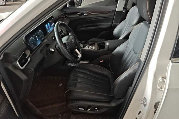Used Ford Equator 2021 EcoBoost 225 Premier PLUS 6-Seater Left Front Seat