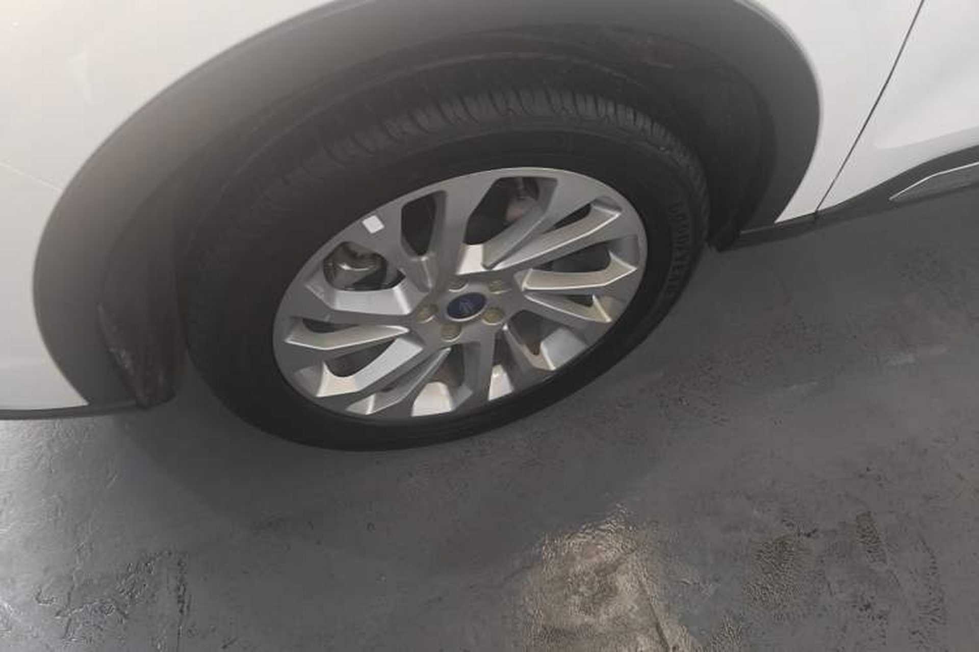 Used Ford Equator 2021 EcoBoost 225 Platinum Edition 5-Seater Left Front Wheel Hub