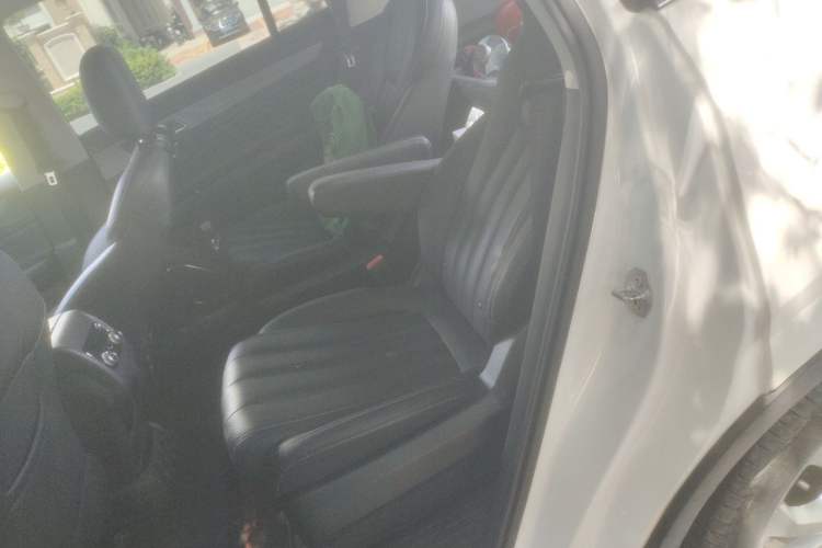 Used Ford Equator 2021 EcoBoost 225 Premier 6-Seater Left Rear Seat