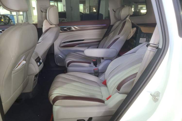 Used Ford Equator 2021 EcoBoost 225 Premier 6-Seater Left Rear Seat