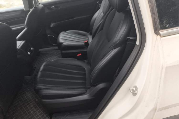 Used Ford Equator 2021 EcoBoost 225 Platinum Edition 6-seater Left Rear Seat