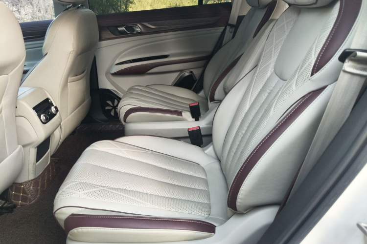 Used Ford Equator 2021 EcoBoost 225 Premier 6-Seater Left Rear Seat
