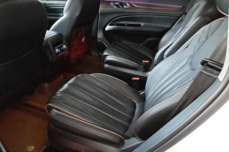 Used Ford Equator 2021 EcoBoost 225 Premier PLUS 6-Seater Left Rear Seat