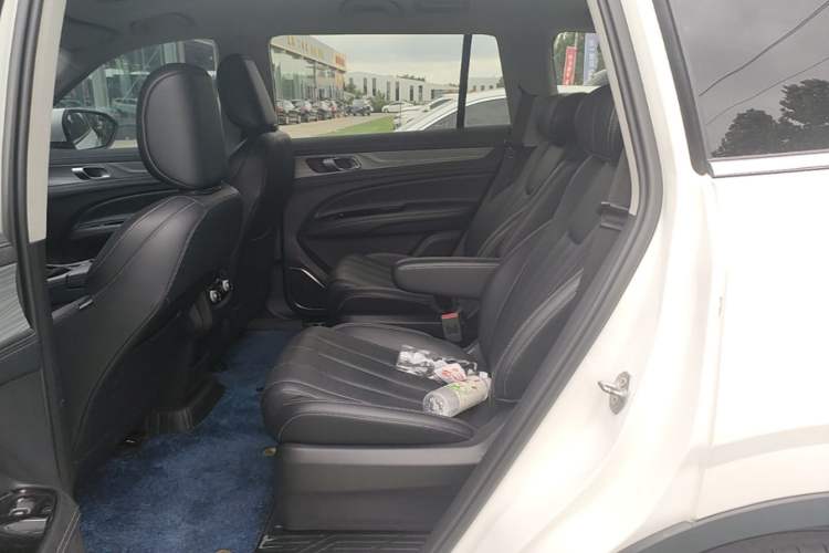 Used Ford Equator 2021 EcoBoost 225 Platinum Edition 6-seater Left Rear Seat