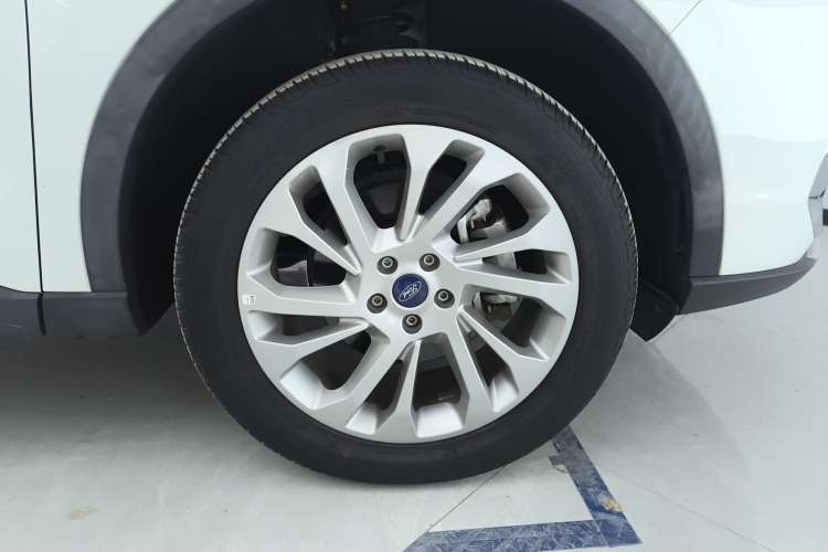 Used Ford Equator 2021 EcoBoost 225 Platinum Edition 6-seater Left Rear Wheel Hub