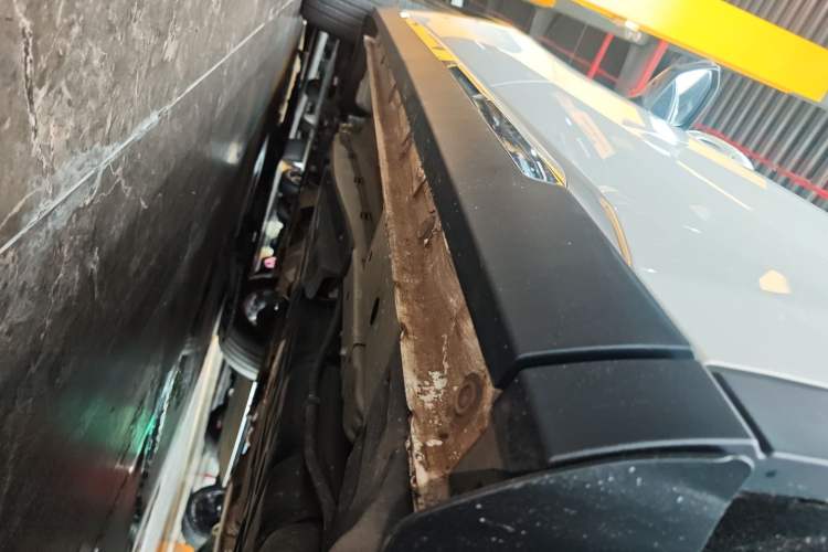 Used Ford Equator 2021 EcoBoost 225 Premier 7-Seater Left Side Sill
