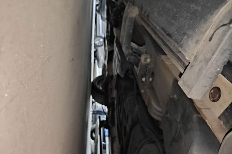 Used Ford Equator 2021 EcoBoost 225 Premier PLUS 6-Seater Left Side Sill