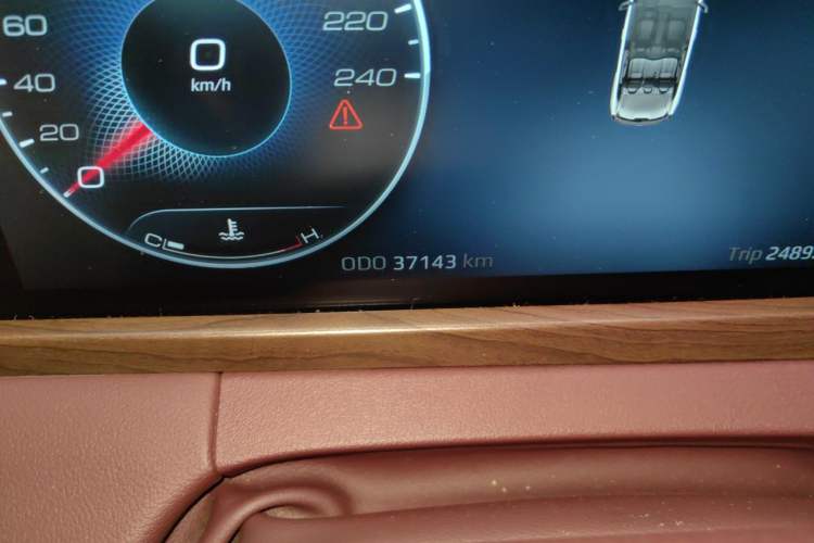 Used Ford Equator 2021 EcoBoost 225 Premier 7-Seater Odometer Close Up