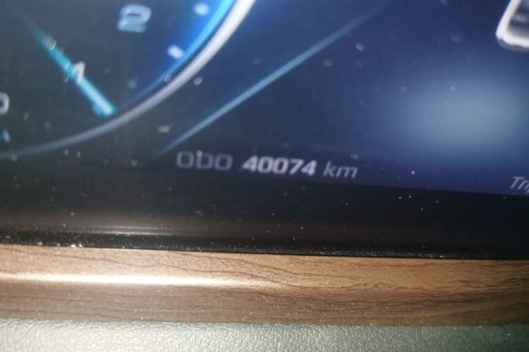 Used Ford Equator 2021 EcoBoost 225 Premier 6-Seater Odometer Close Up