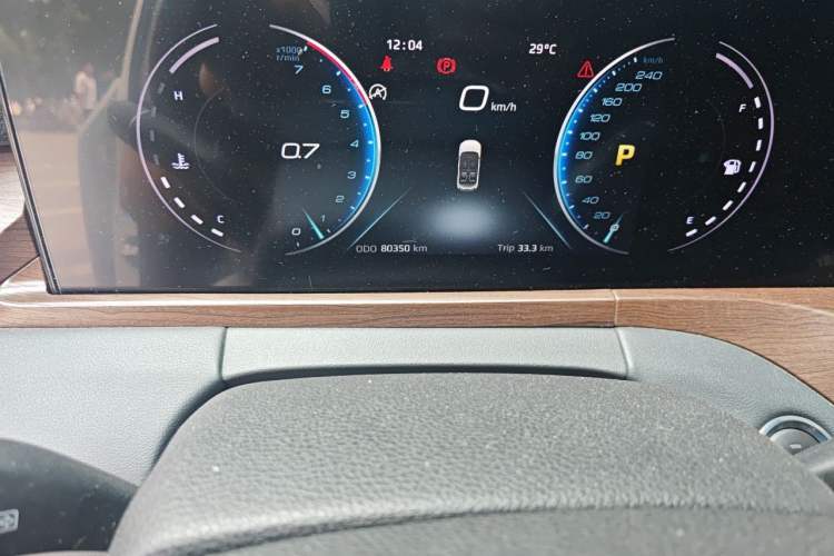 Used Ford Equator 2021 EcoBoost 225 Premier 6-Seater Odometer Close Up