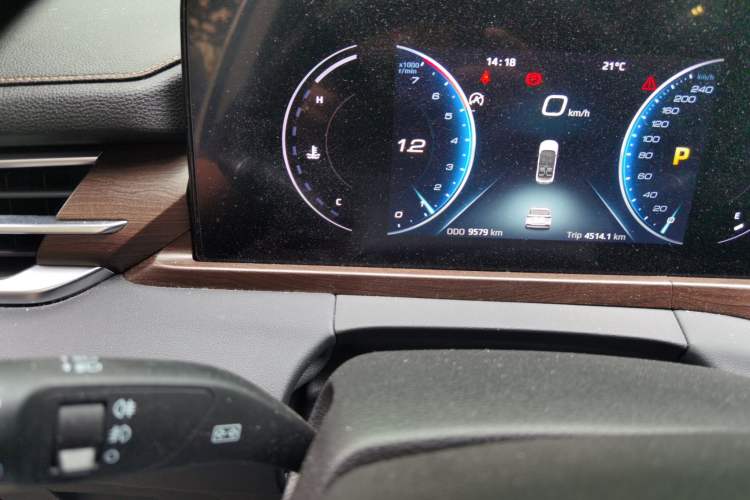 Used Ford Equator 2021 EcoBoost 225 Premier 6-Seater Odometer Close Up