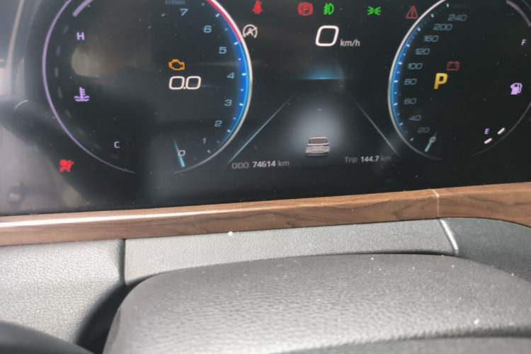 Used Ford Equator 2021 EcoBoost 225 Premier 6-Seater Odometer Close Up