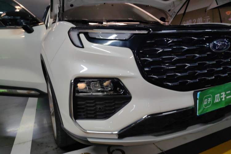 Used Ford Equator 2021 EcoBoost 225 Premier 7-Seater Right Front Headlight