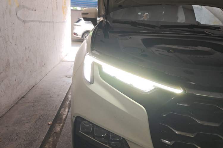 Used Ford Equator 2021 EcoBoost 225 Platinum Edition 5-Seater Right Front Headlight