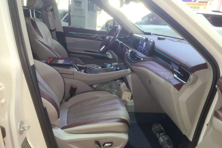 Used Ford Equator 2021 EcoBoost 225 Premier 6-Seater Right Front Seat
