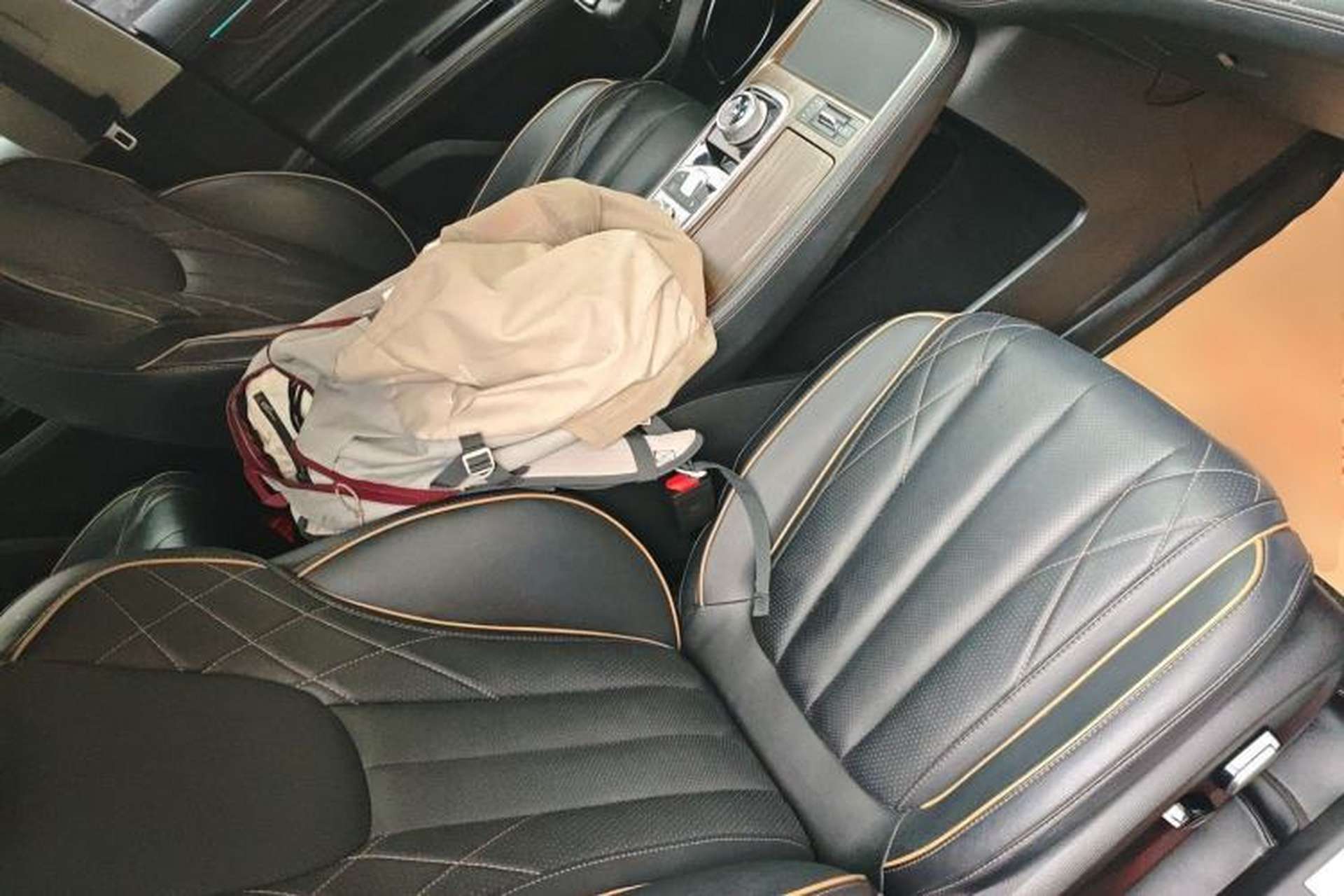 Used Ford Equator 2021 EcoBoost 225 Premier 7-Seater (2/2/3) Right Front Seat