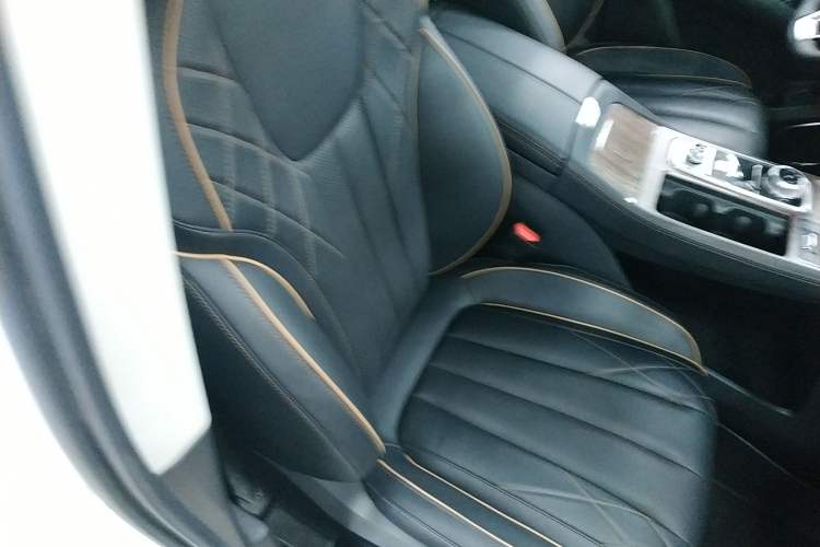 Used Ford Equator 2021 EcoBoost 225 Premier 6-Seater Right Front Seat
