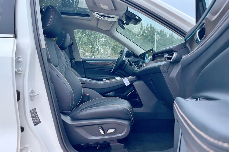 Used Ford Equator 2021 EcoBoost 225 Premier PLUS 6-Seater Right Front Seat