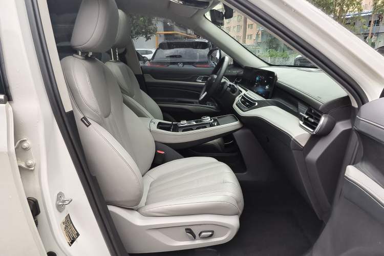 Used Ford Equator 2021 EcoBoost 225 Platinum Edition 6-seater Right Front Seat