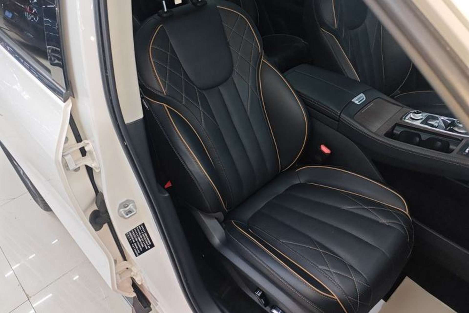 Used Ford Equator 2021 EcoBoost 225 Premier 6-Seater Right Front Seat