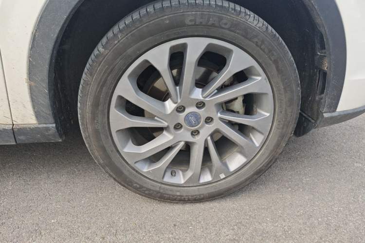 Used Ford Equator 2021 EcoBoost 225 Platinum Edition 6-seater Right Front Wheel Hub
