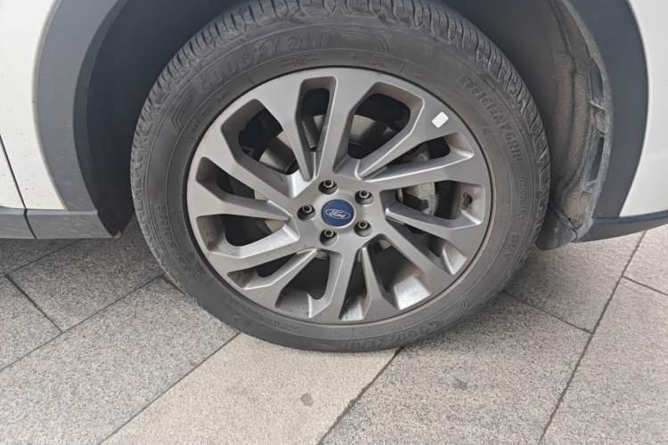 Used Ford Equator 2021 EcoBoost 225 Premier 6-Seater Right Front Wheel Hub