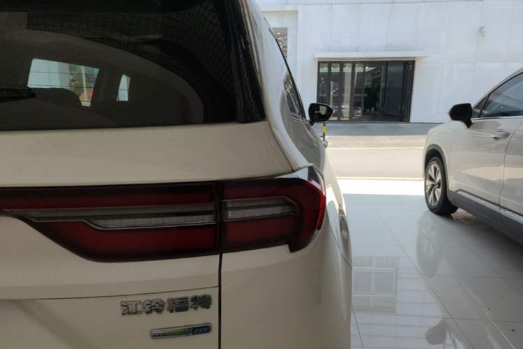 Used Ford Equator 2021 EcoBoost 225 Premier 6-Seater Right Rear Taillight