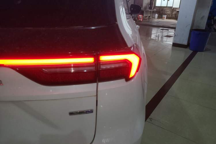 Used Ford Equator 2021 EcoBoost 225 Premier 6-Seater Right Rear Taillight