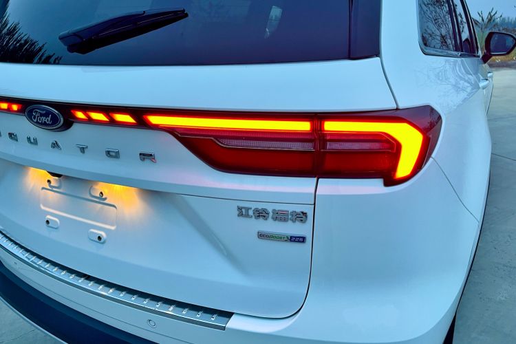 Used Ford Equator 2021 EcoBoost 225 Premier PLUS 6-Seater Right Rear Taillight
