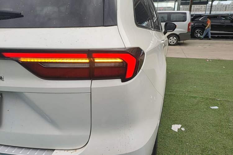 Used Ford Equator 2021 EcoBoost 225 Platinum Edition 6-seater Right Rear Taillight