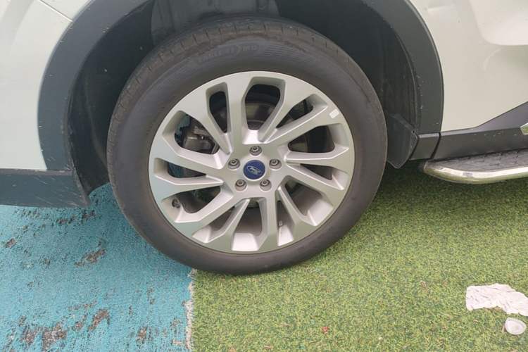 Used Ford Equator 2021 EcoBoost 225 Platinum Edition 6-seater Right Rear Wheel Hub