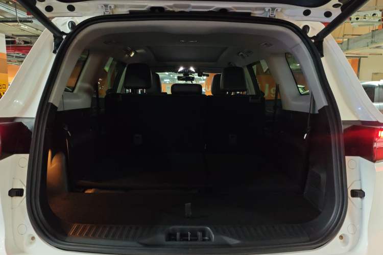 Used Ford Equator 2021 EcoBoost 225 Platinum Edition 7-Seater Trunk