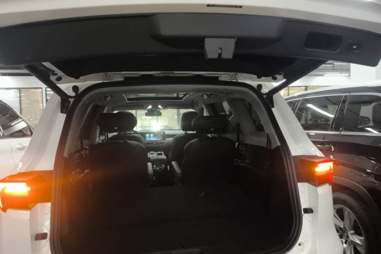 Used Ford Equator 2021 EcoBoost 225 Premier PLUS 6-Seater Trunk