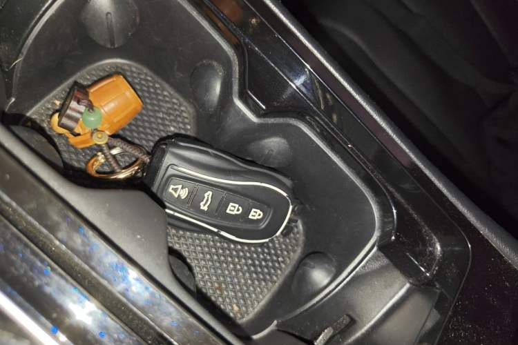 Used Ford Equator 2021 EcoBoost 225 Platinum Edition 5-Seater Vehicle Key