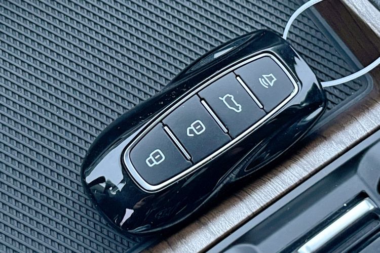 Used Ford Equator 2021 EcoBoost 225 Premier PLUS 6-Seater Vehicle Key
