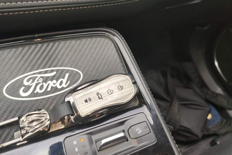 Used Ford Equator 2021 EcoBoost 225 Platinum Edition 6-seater Vehicle Key