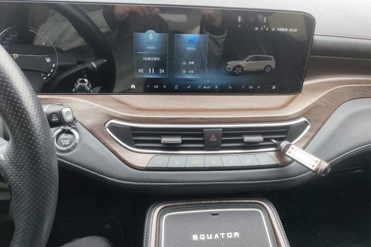 Used Ford Equator 2021 EcoBoost 225 Premier 7-Seater Audio And AC Panel