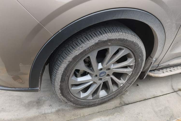 Used Ford Equator 2021 EcoBoost 225 Premier 7-Seater Left Front Wheel Hub